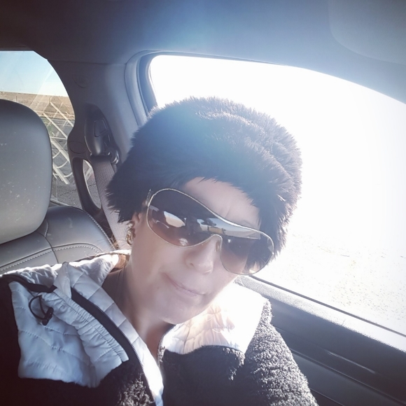 Meet your Posher, Bella - Picture 3 of 10